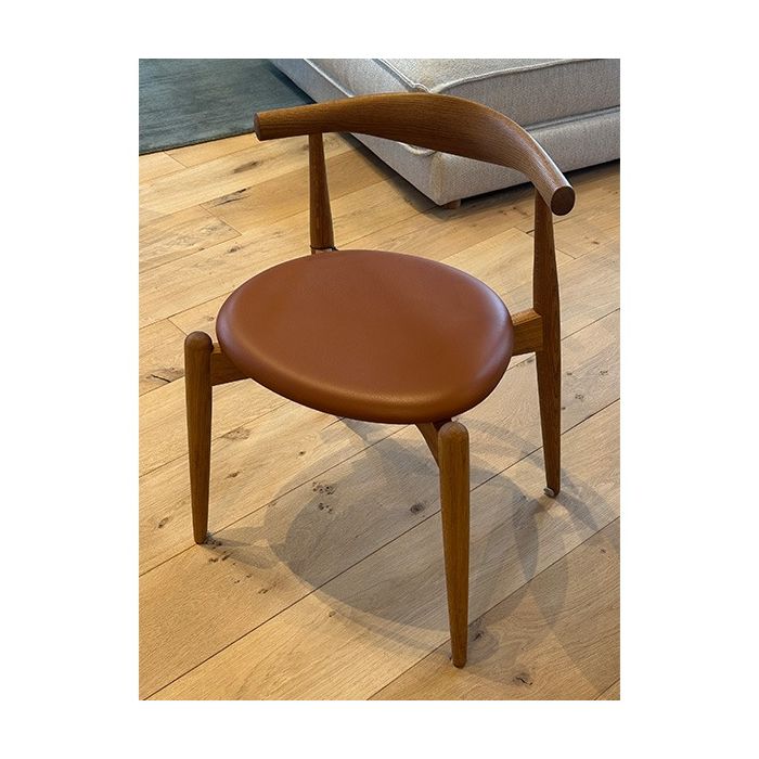 Carl Hansen CH20 Elbow Chair – Oiled Oak, Thor 307 (Cognac) Leather