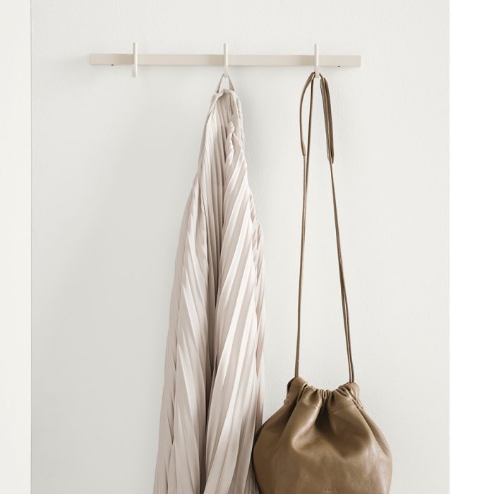 String Relief Hook Rail