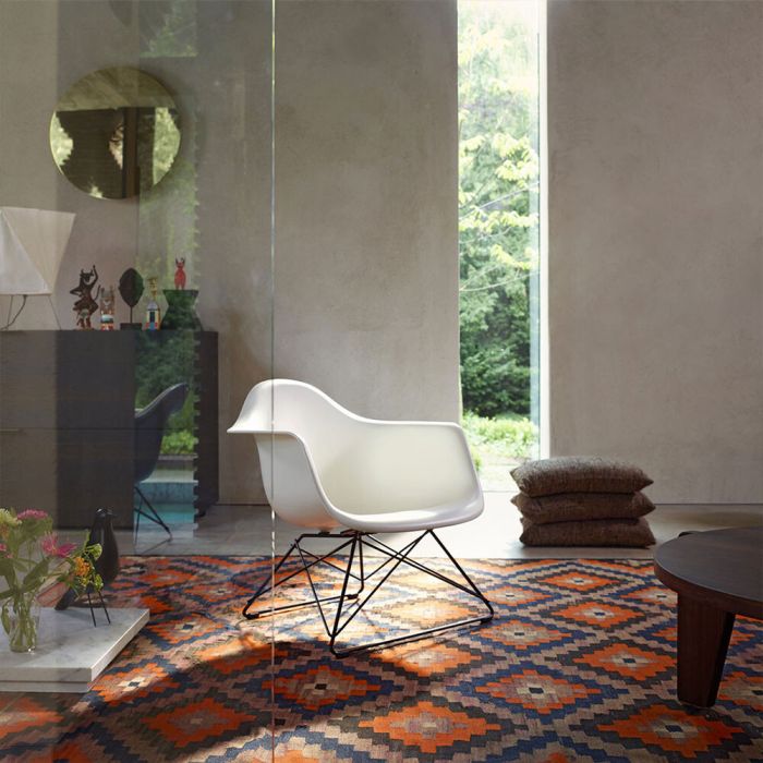 Vitra Eames LAR Plastic Chair