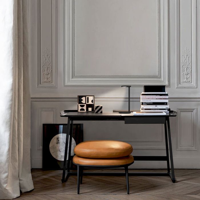 Flos Oblique QI Table Lamp - Wireless Charging Base 