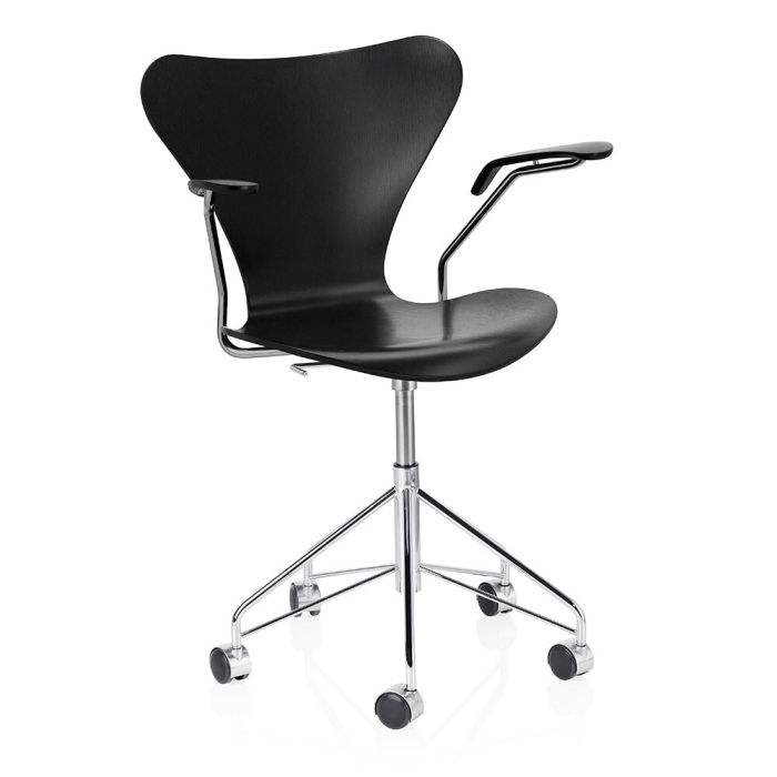 Fritz Hansen Series 7 Swivel Armchair