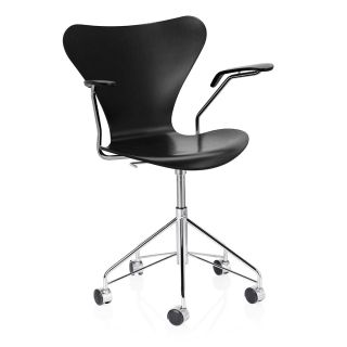 Fritz Hansen Series 7 Swivel Armchair