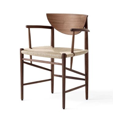 &Tradition HM4 Drawn Dining Chair With Armrests  oiled walnut