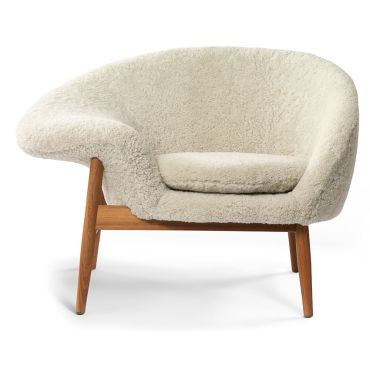 Warm Nordic Fried Egg Chair, Sheepskin Moonlight White