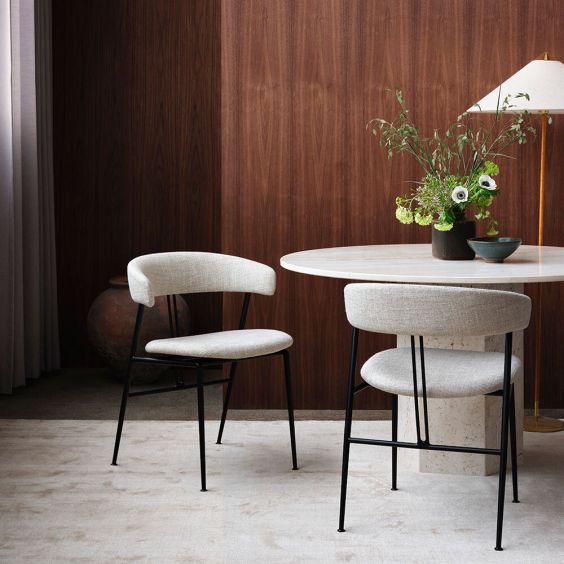 Gubi Violin Chair - Fully Upholstered