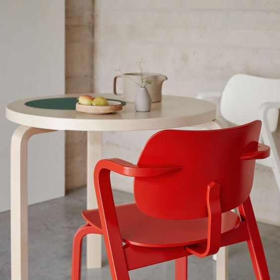 Artek 90B Round Table 