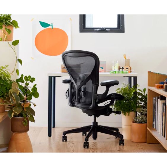Herman Miller Aeron Chair, Graphite Size B