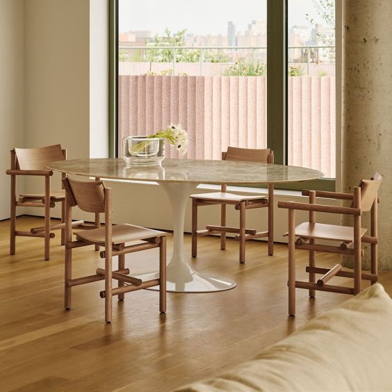 Knoll Saarinen Tulip Oval Dining Table