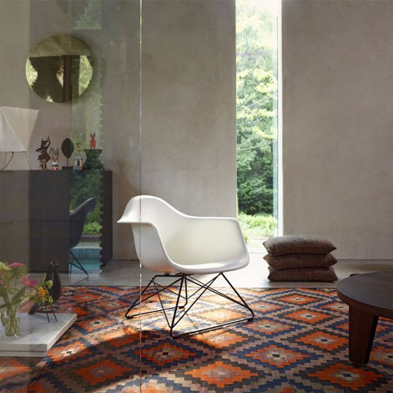 Vitra Eames LAR Plastic Chair