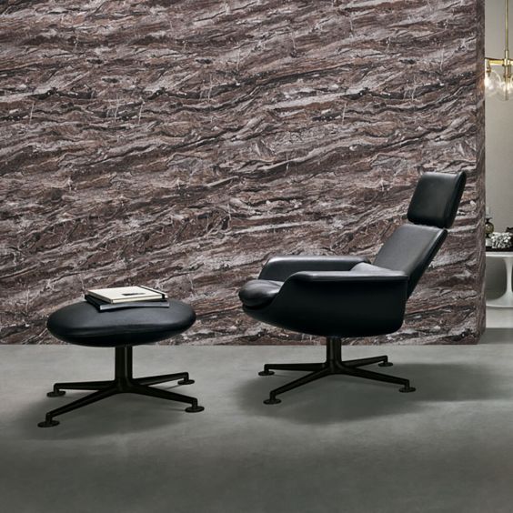 Knoll KN02 Swivel Lounge Chair