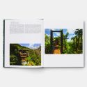 Living in Nature: Contemporary Houses in the Natural World inside