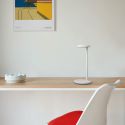 Flos Oblique QI Table Lamp - Wireless Charging Base 